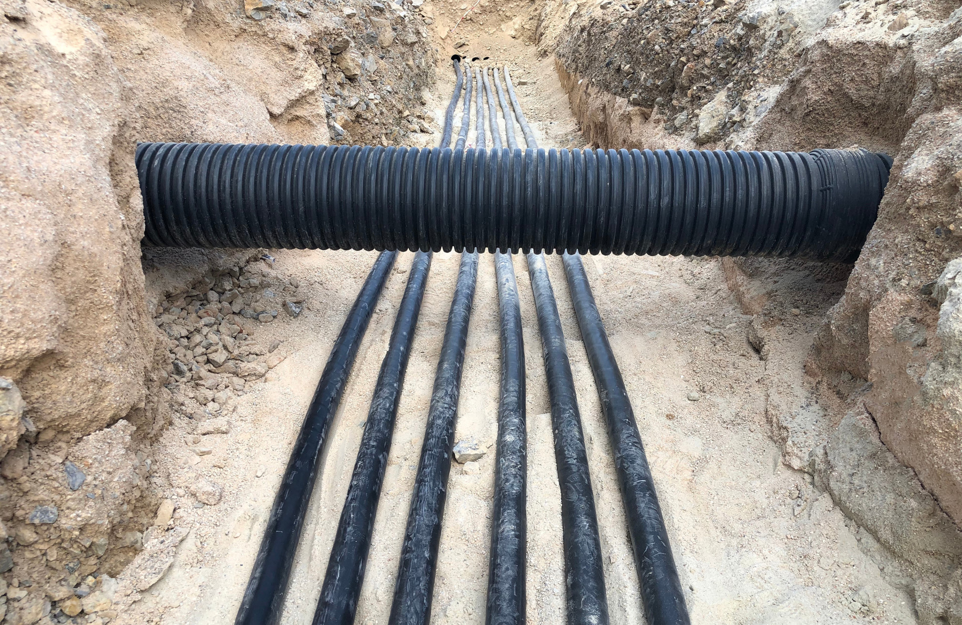 Kabelleitung Kabel und Rohre orten